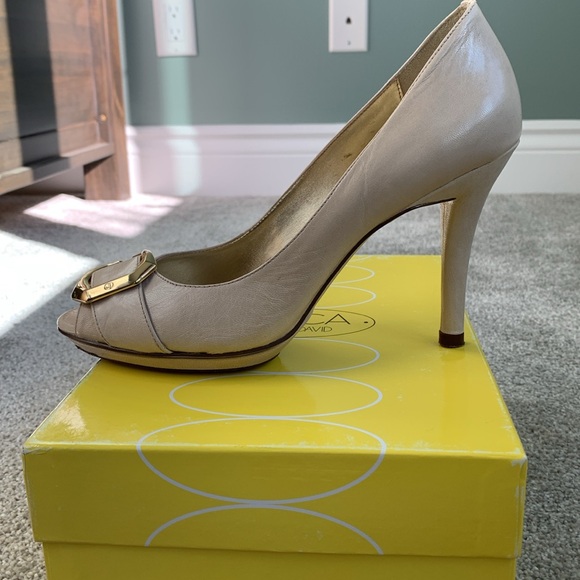 Ivory Heels - Picture 5 of 7